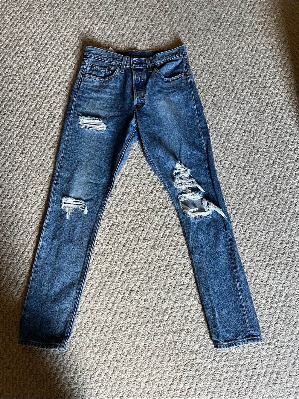 Levi’s 501 skinny women’s Sz. W29L30. Distressed.